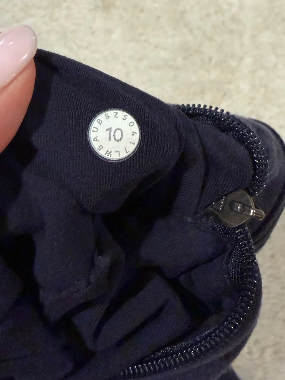 lululemon free to roam joggers size 10